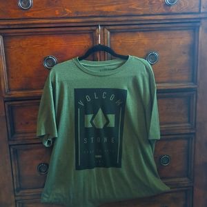 Men's short sleeve t-shirt.